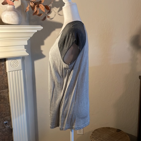 Converse One Star - NWOT - tee with sequins; grey and silver; size XL - Picture 2 of 6